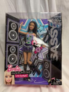 2010 Fashionistas Barbie In the Spotlight Singing Teresa Sassy new damaged box.