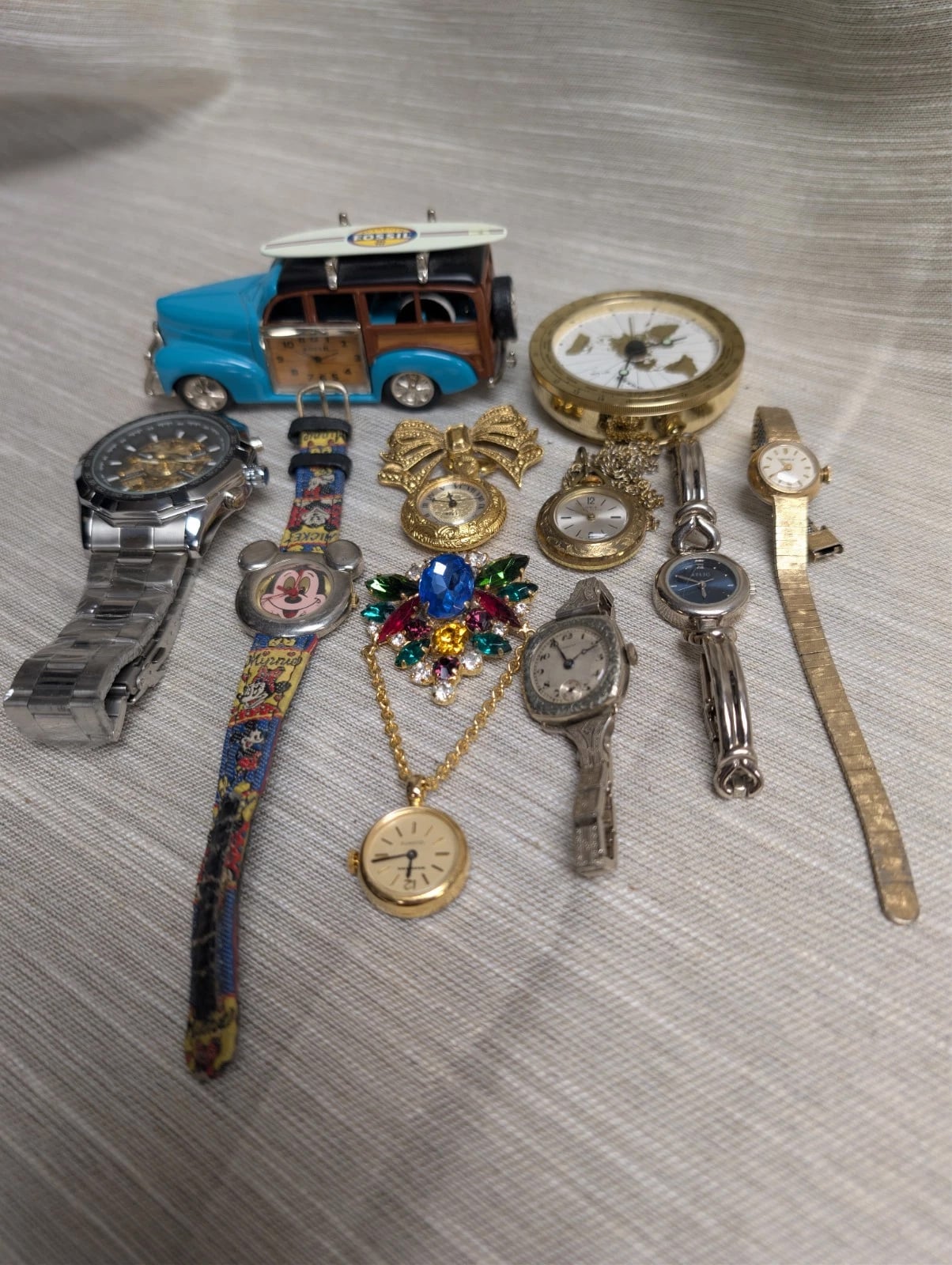 Huge Watch Lot Of 100 + Watches. includes gold filled and automatic