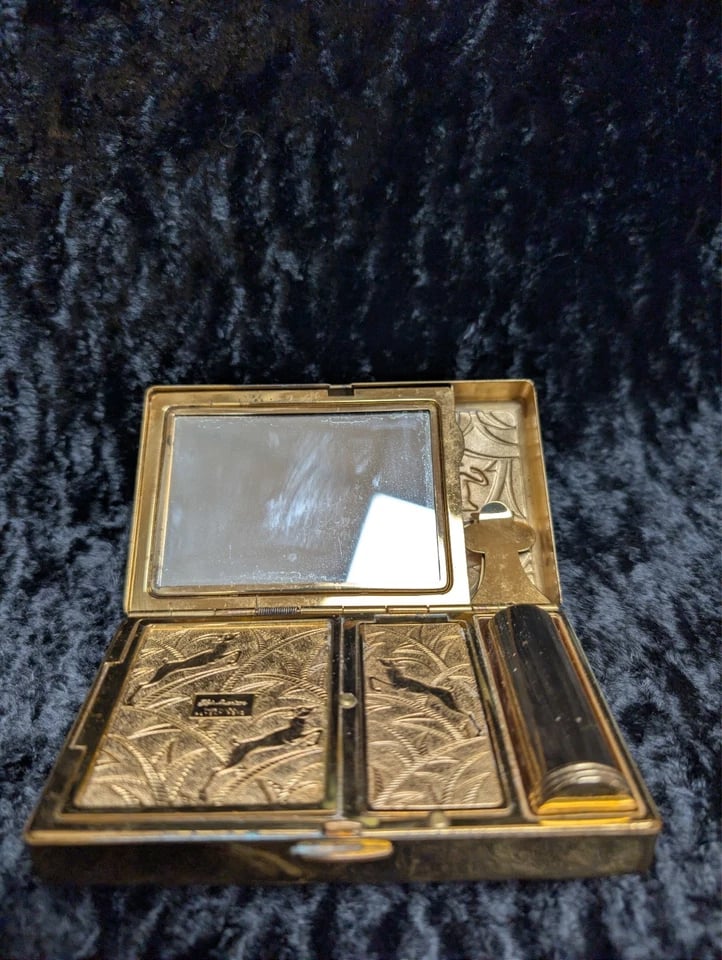 Vintage Elgin American Beauty Carryall/ Compact Goldtone Leaping Gazelles Design