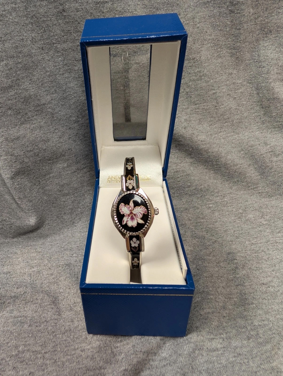 Andre Mouche Luxury Swiss Made Ladies Watch Boxed And Papers